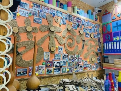 龍崗龍城小學(xué)藝創(chuàng)項(xiàng)目將垃圾變廢為寶，老師學(xué)生都覺超好玩